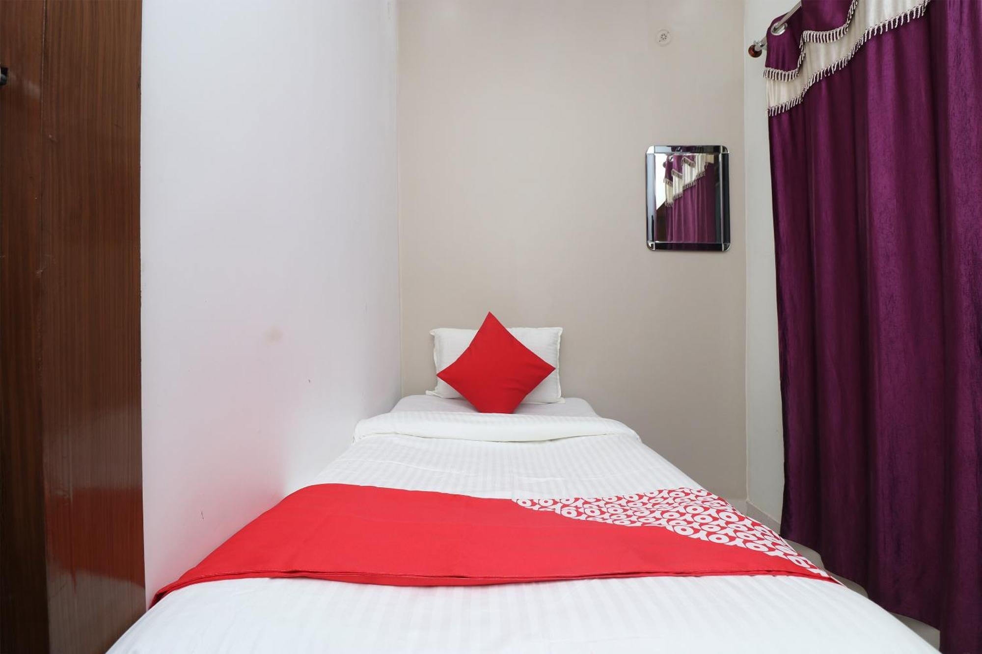 Hotel O Swastik Resort Colonelganj Luaran gambar
