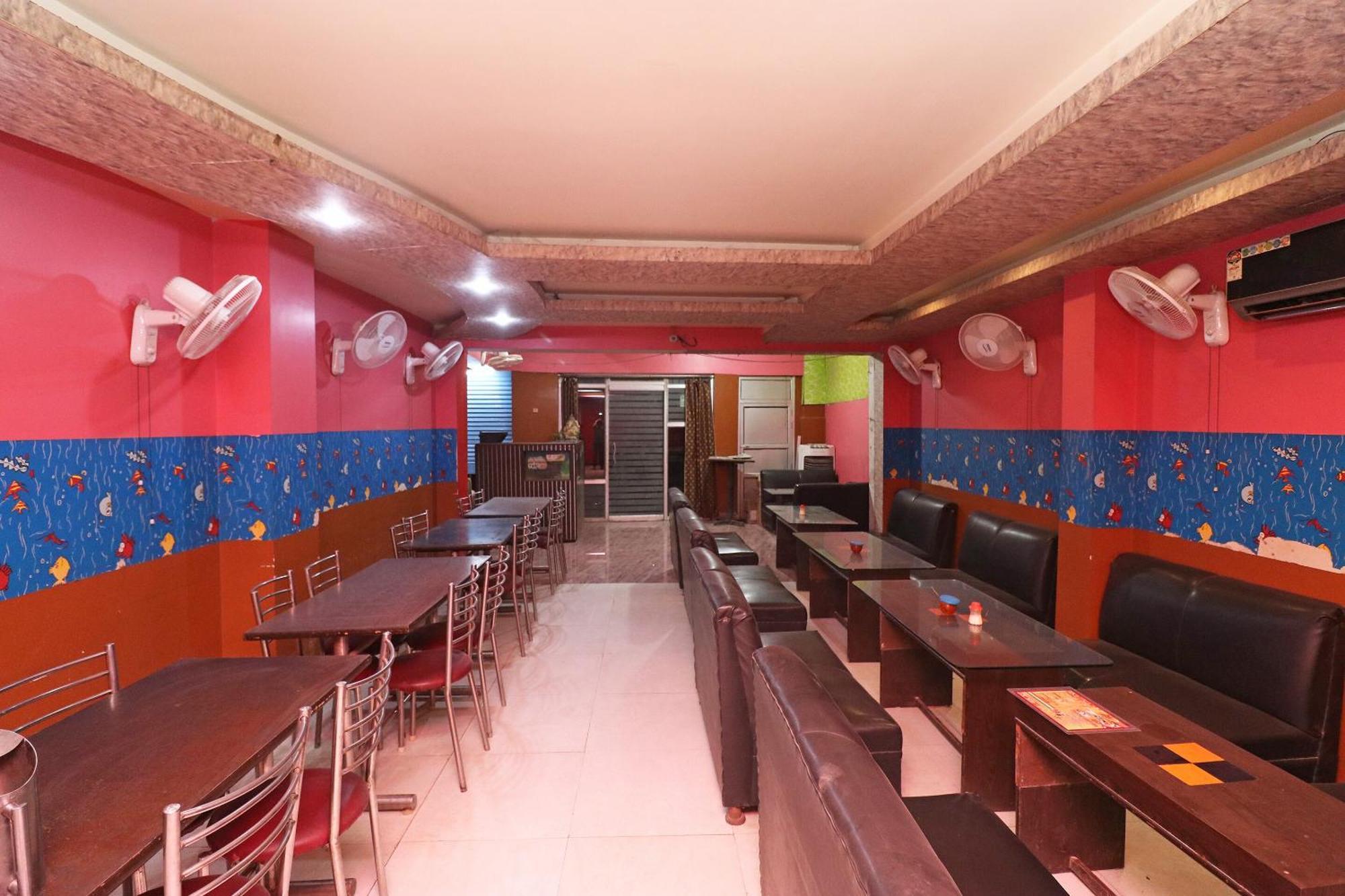 Hotel O Swastik Resort Colonelganj Luaran gambar