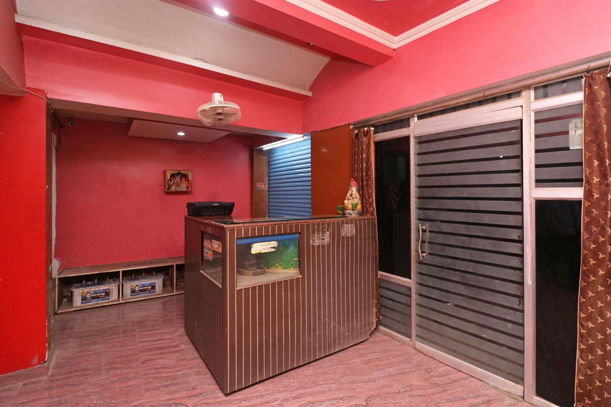 Hotel O Swastik Resort Colonelganj Luaran gambar