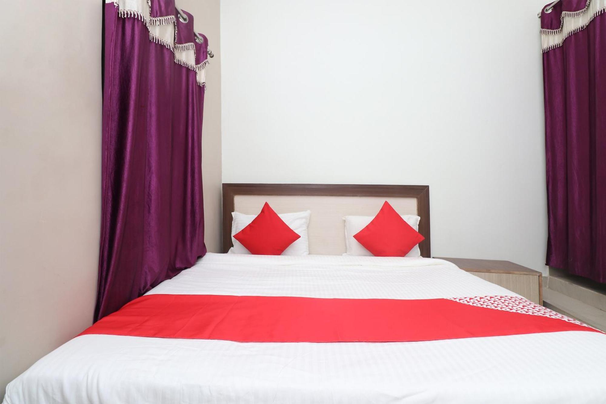 Hotel O Swastik Resort Colonelganj Luaran gambar