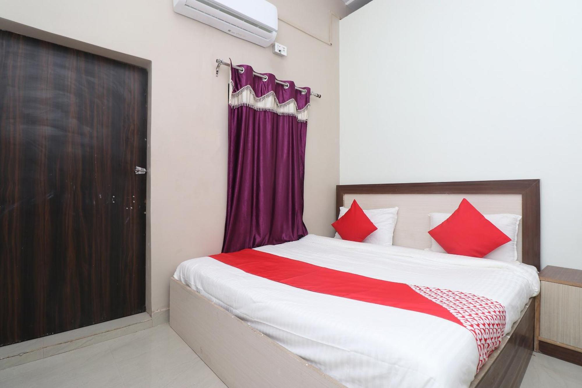 Hotel O Swastik Resort Colonelganj Luaran gambar