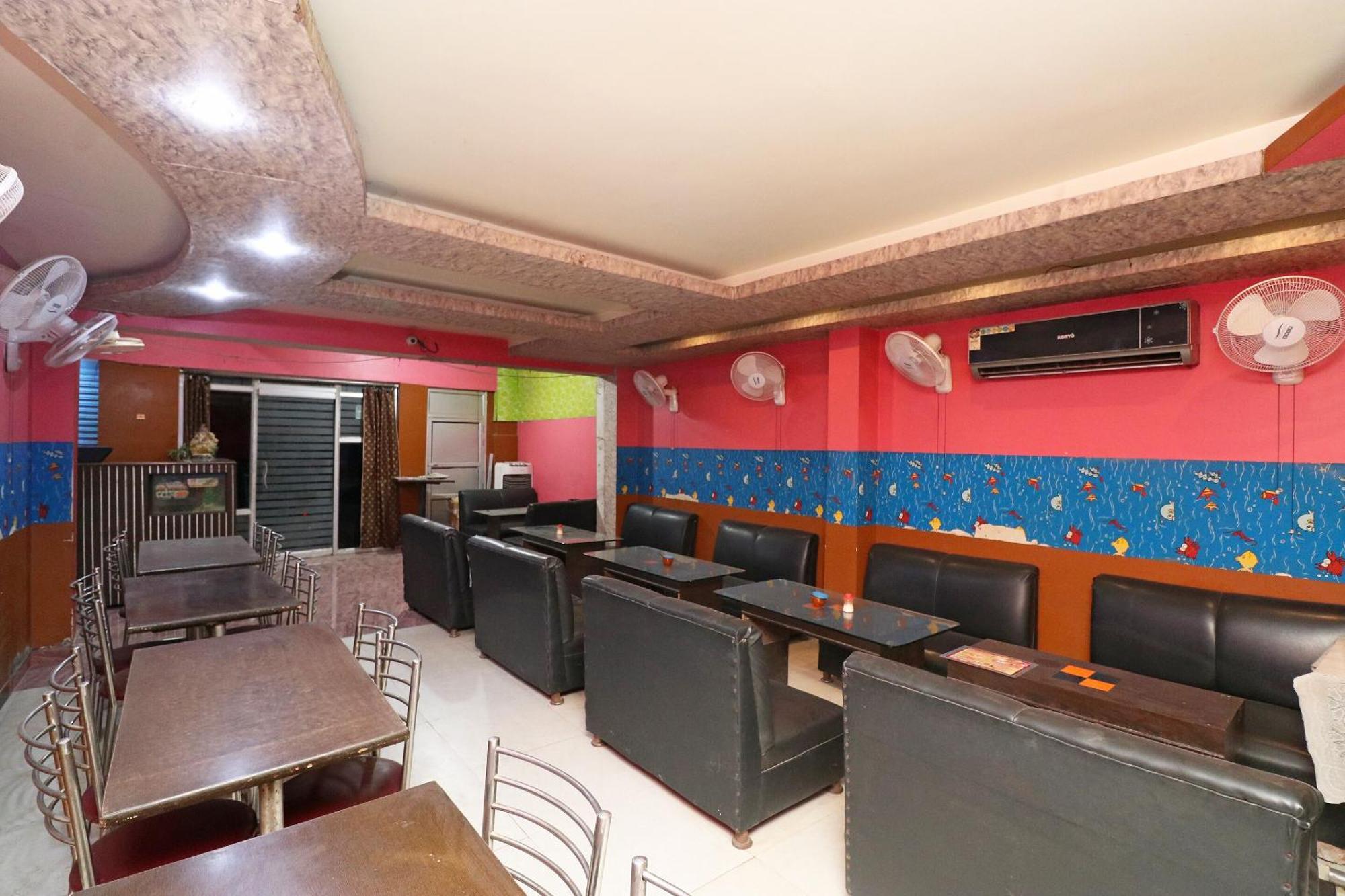 Hotel O Swastik Resort Colonelganj Luaran gambar