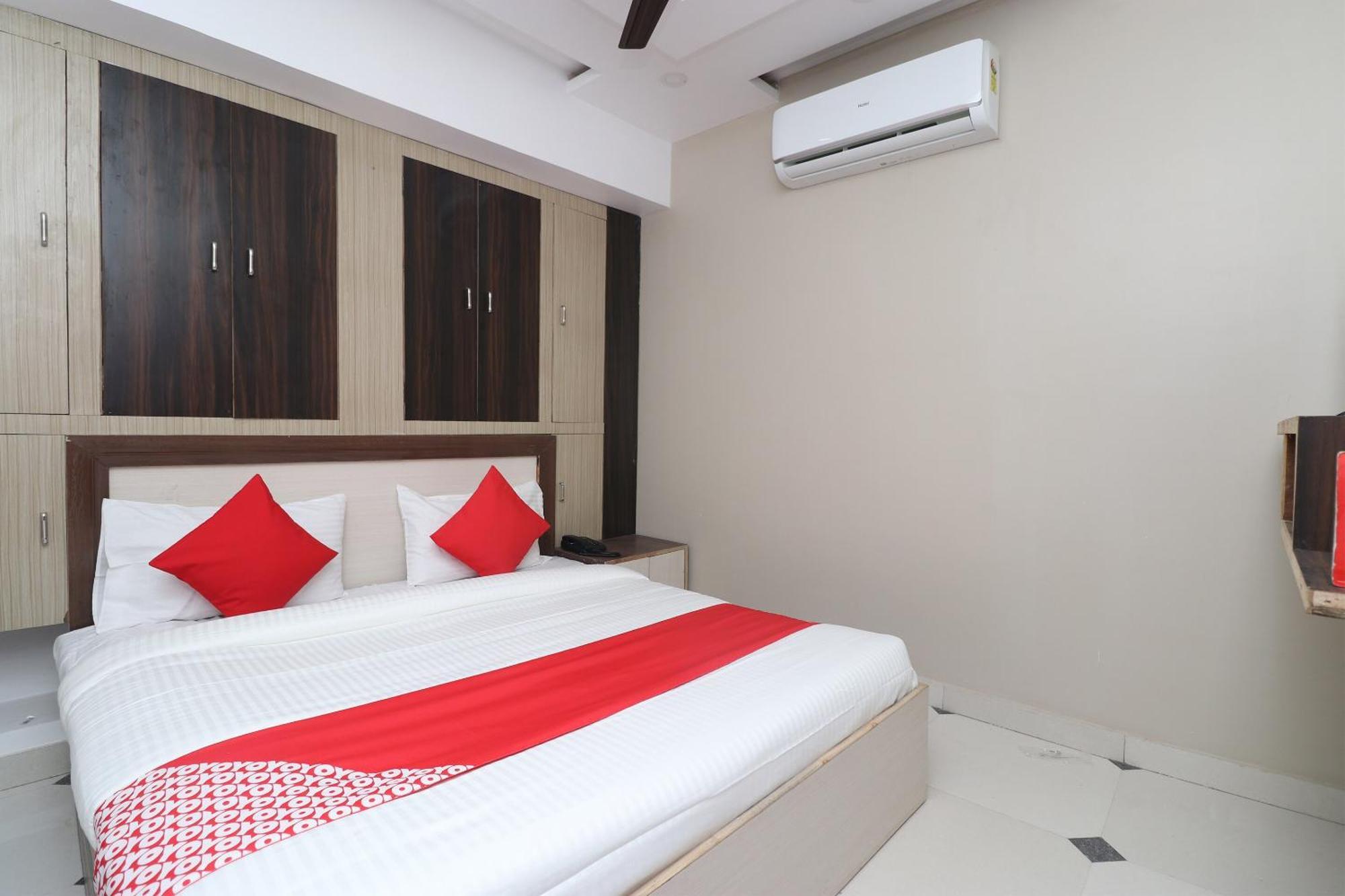 Hotel O Swastik Resort Colonelganj Luaran gambar